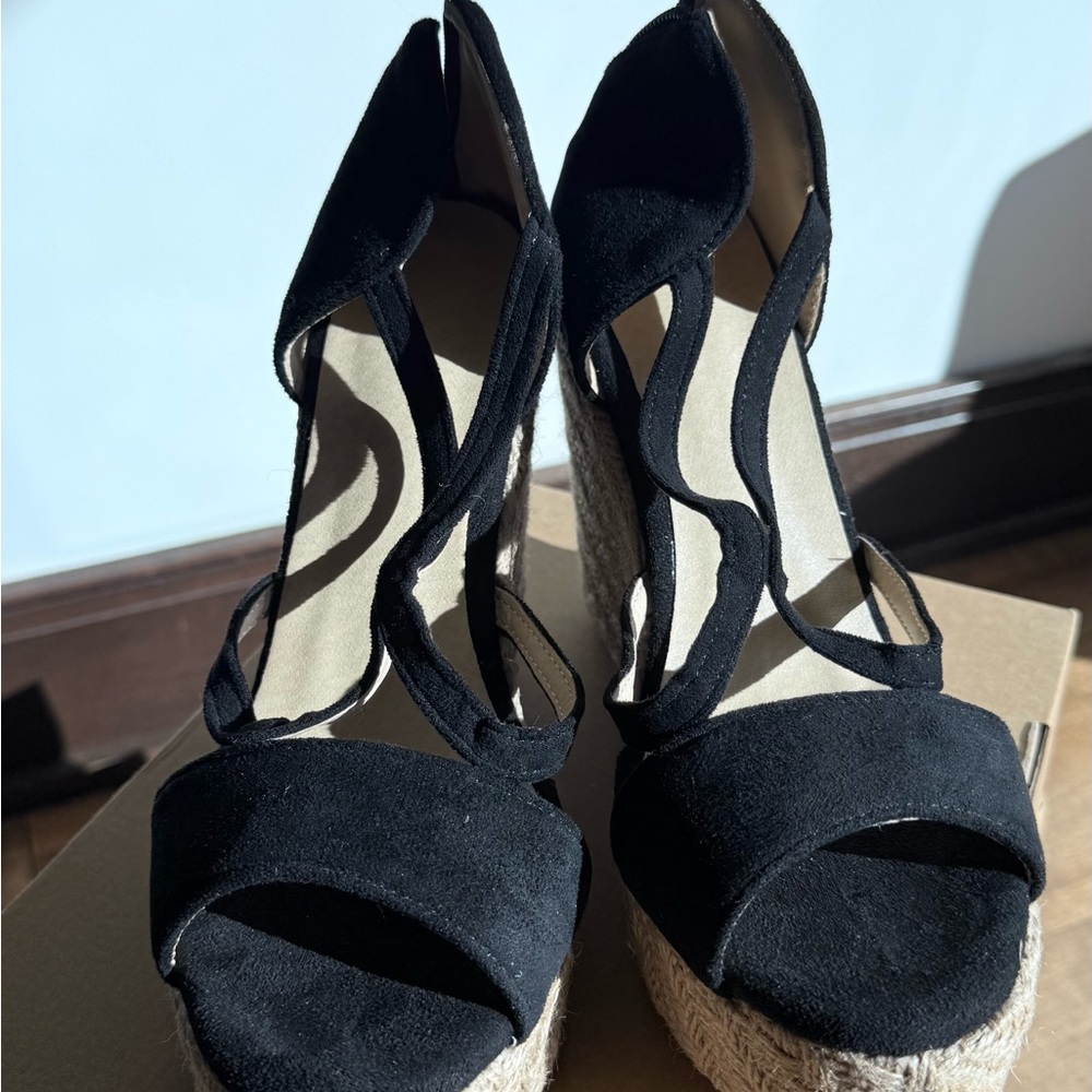 Elegant Black Wedge Sandals